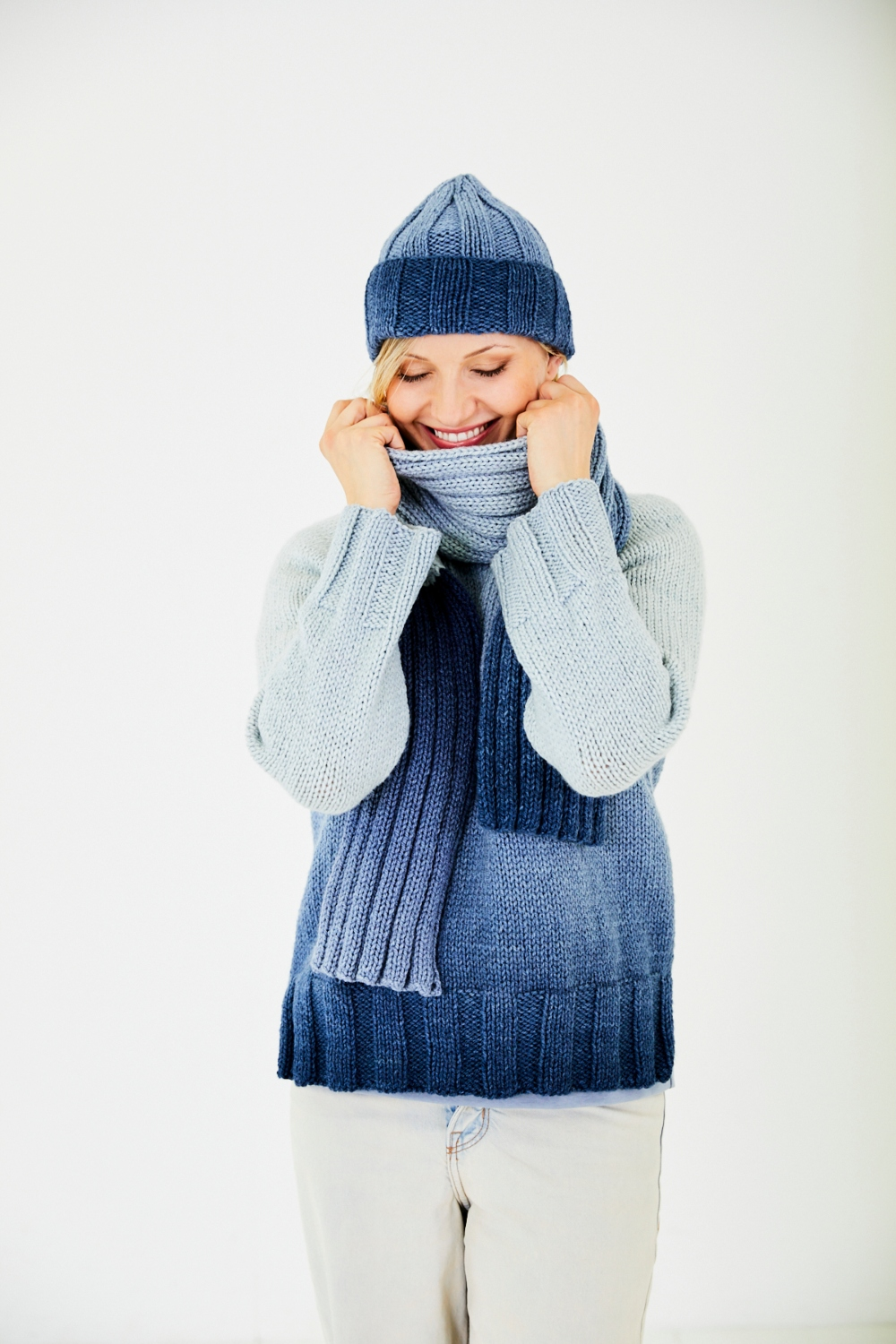 Stylecraft Horizon Chunky Sweater, Hat & Scarf Pattern 10186