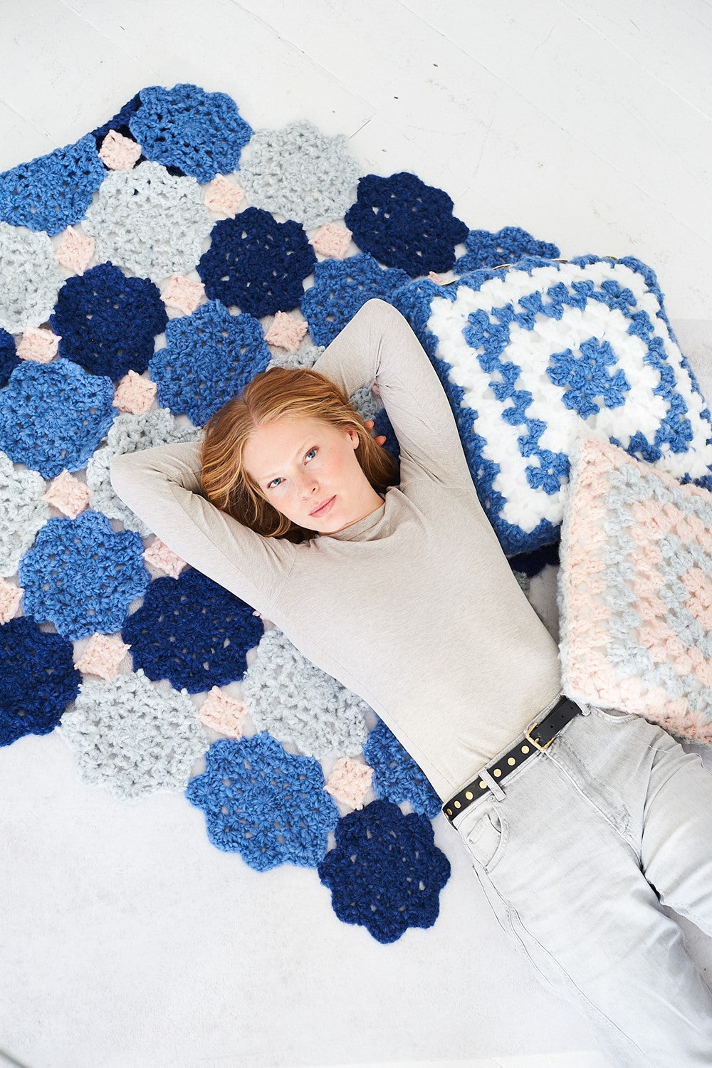 Stylecraft Cloudlike Super Chunky Crochet Blanket and Cushion Pattern 10257