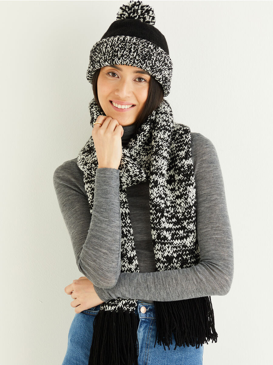 Sirdar Hayfield Soft Twist DK Two Tone Hat & Scarf Pattern 10333