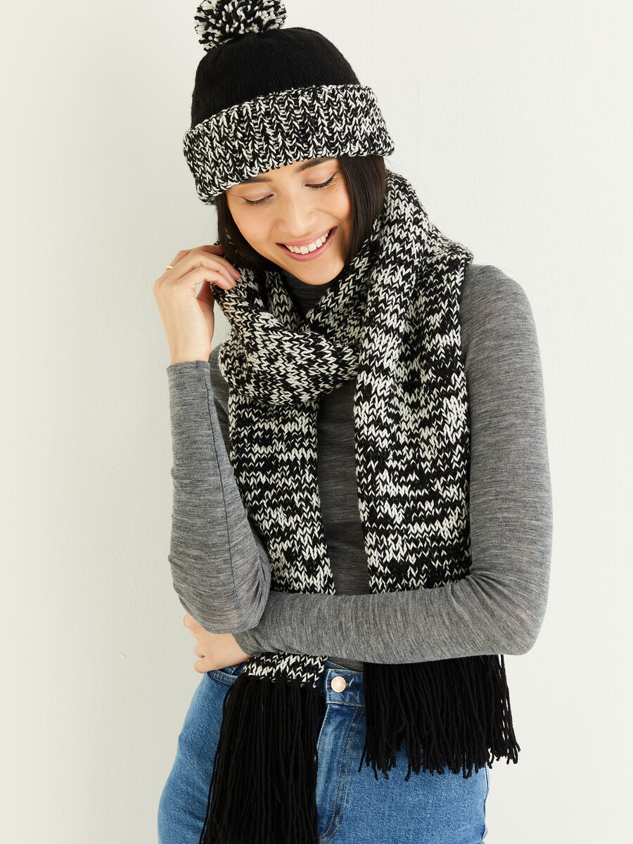 Sirdar Hayfield Soft Twist DK Two Tone Hat & Scarf Pattern 10333