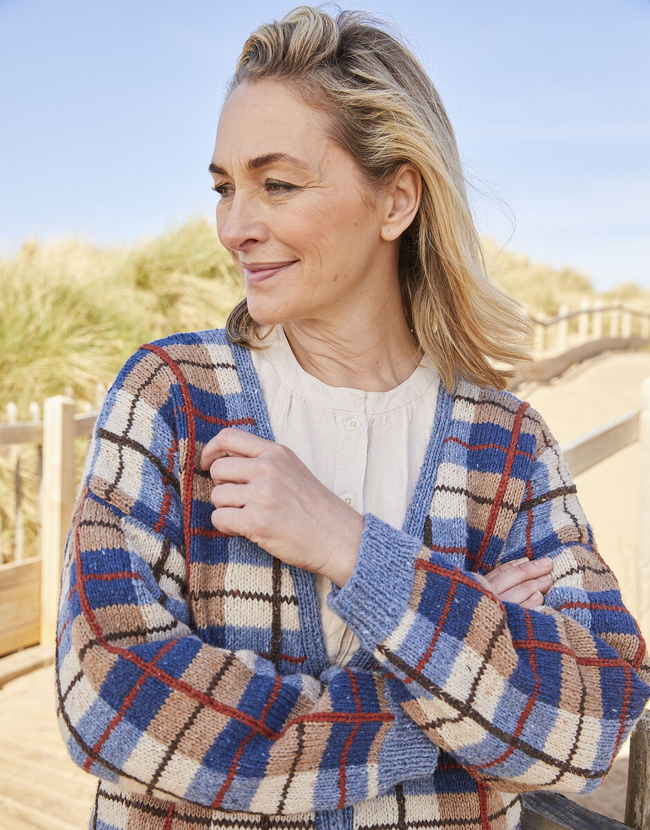 Sirdar Haworth Tweed DK Country Mile Cardi Pattern 10691