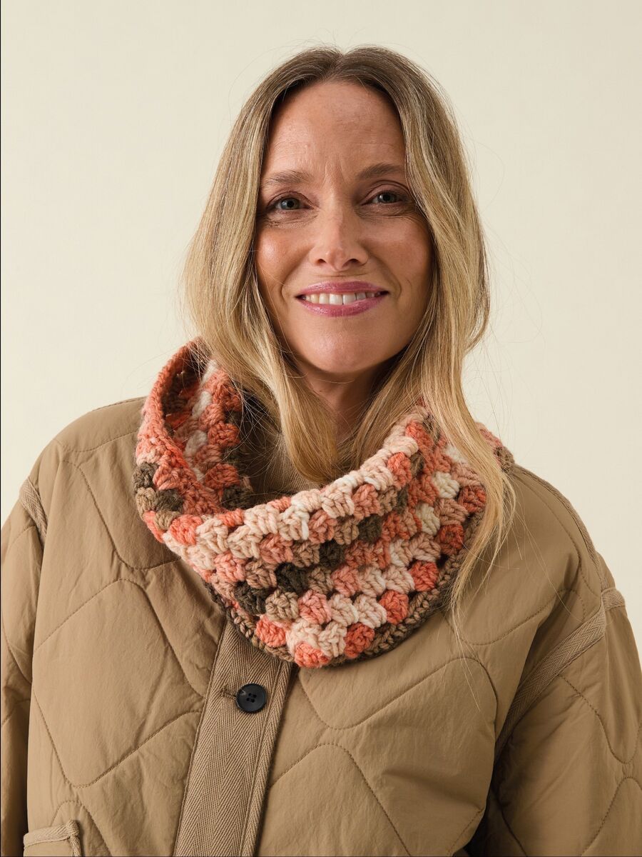 Hayfield Spirit Chunky Infinite Crochet Cowl Pattern 10864