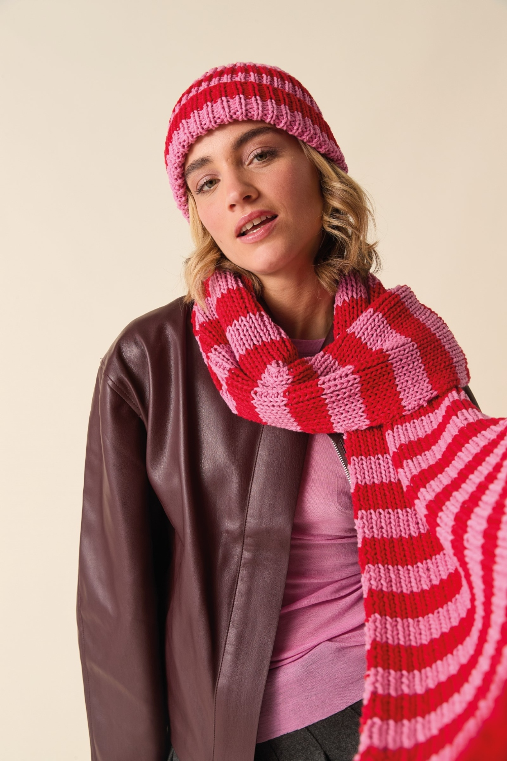 Sirdar Stories Chunky Hat & Scarf Pattern 10878