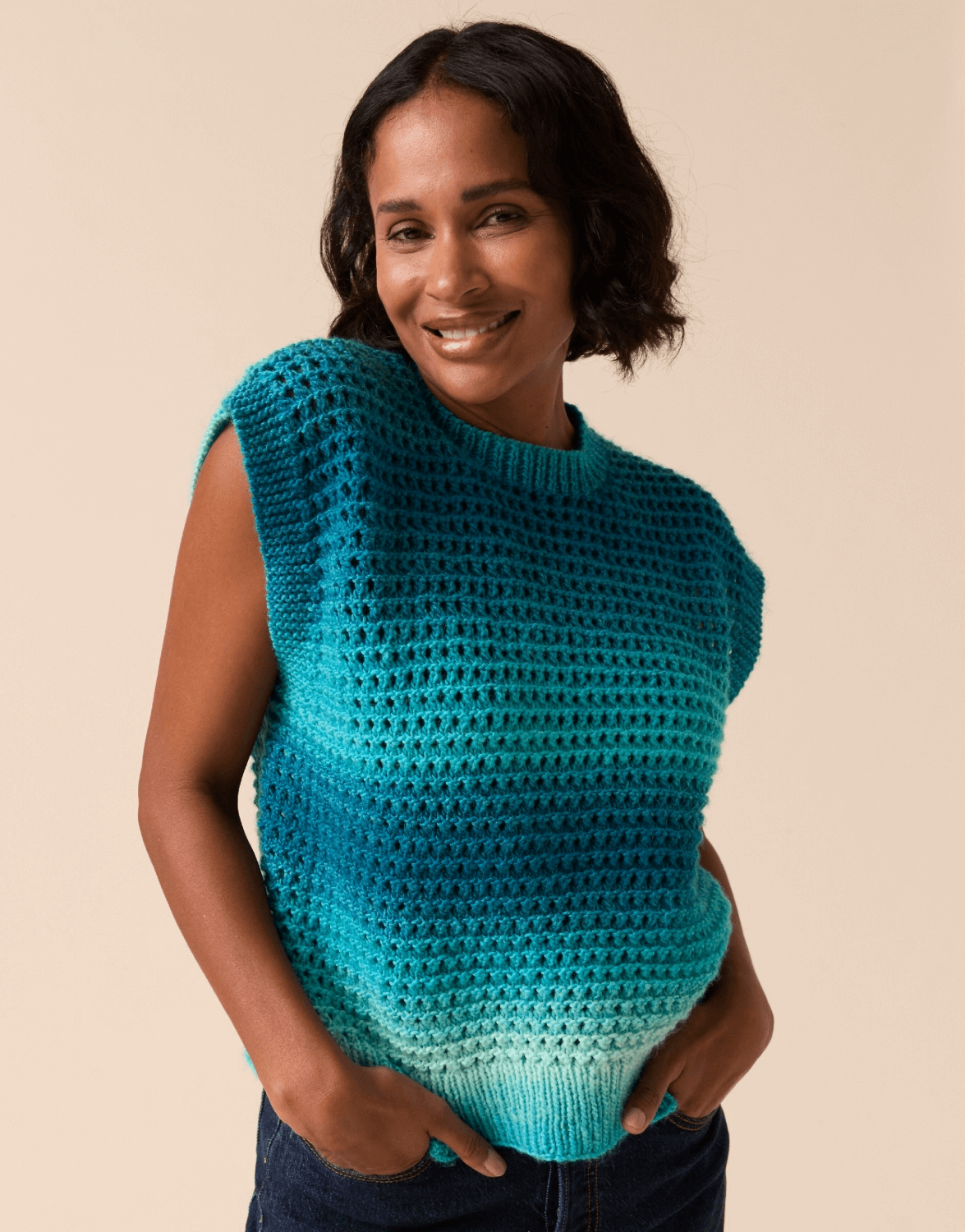 Sirdar Jewelspun Ombre Aran Circular Tank Pattern 10922