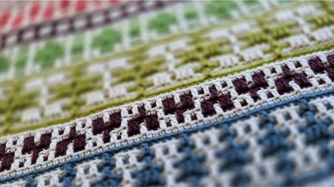 Adventures in Overlay Mosaic by Rosina Plane - Yarn Pack