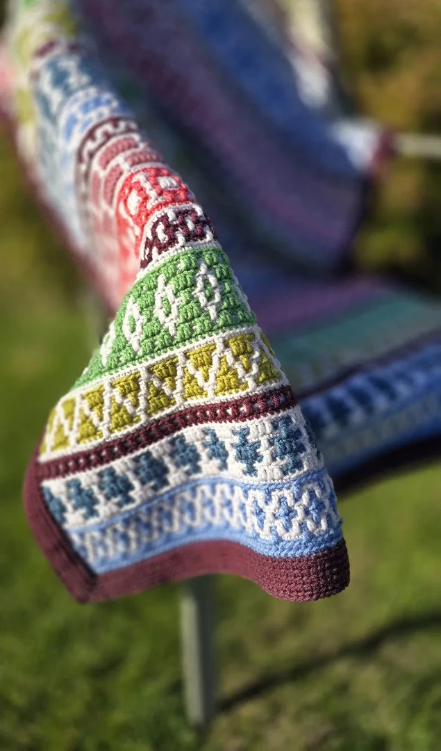 Adventures in Overlay Mosaic by Rosina Plane - Yarn Pack