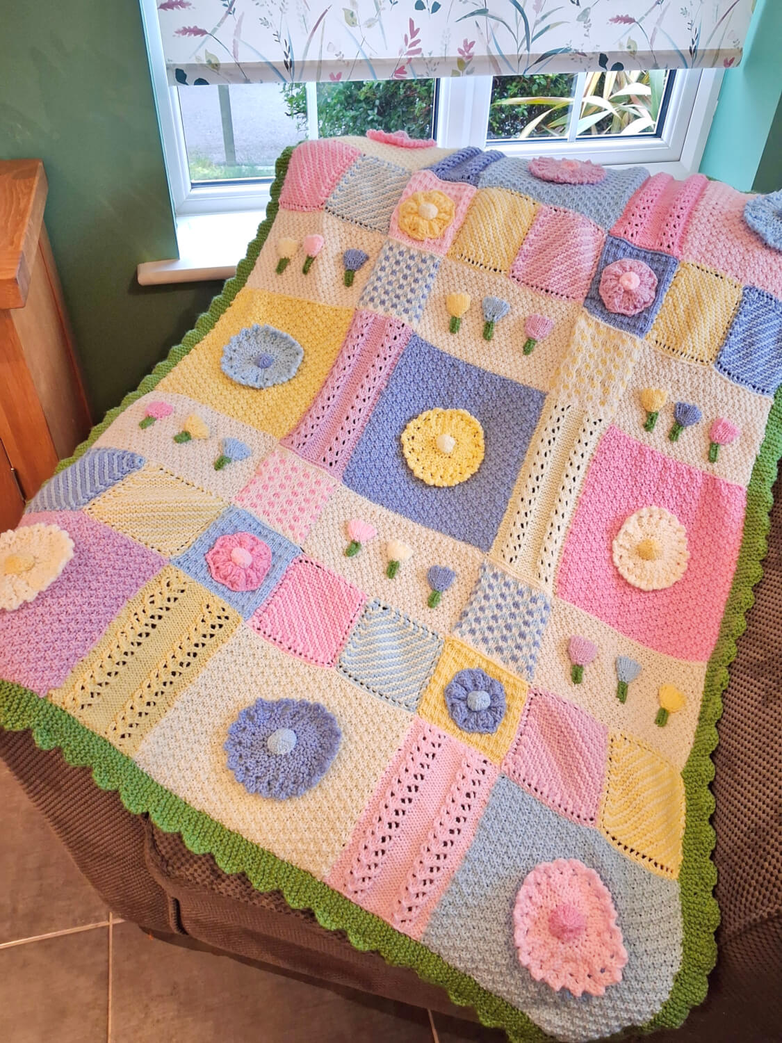 Woolcraft New Fashion DK Springtime Blooms Blanket Pattern WC3022