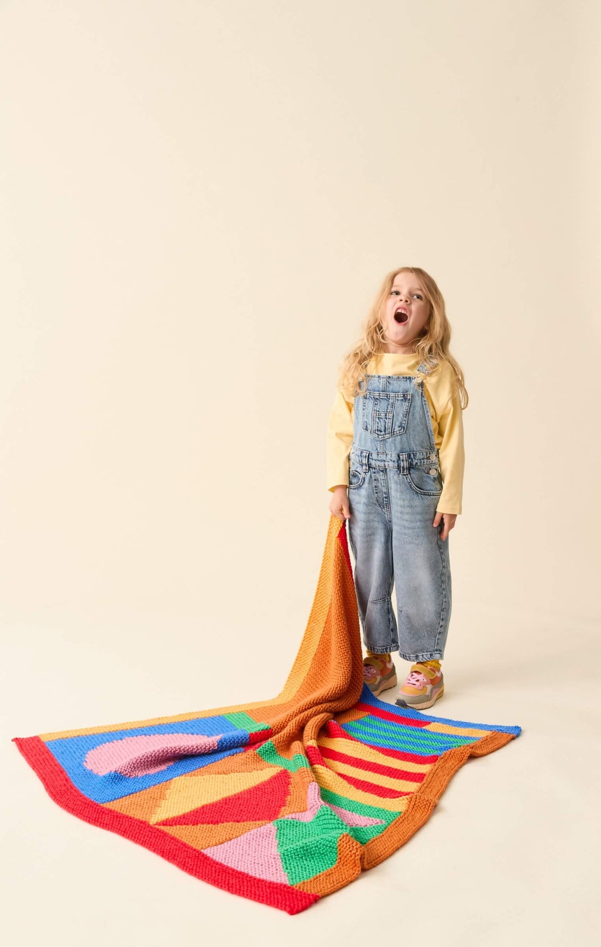 Sirdar Snuggly Chunky Scandi Shapes Blanket Pattern 2641