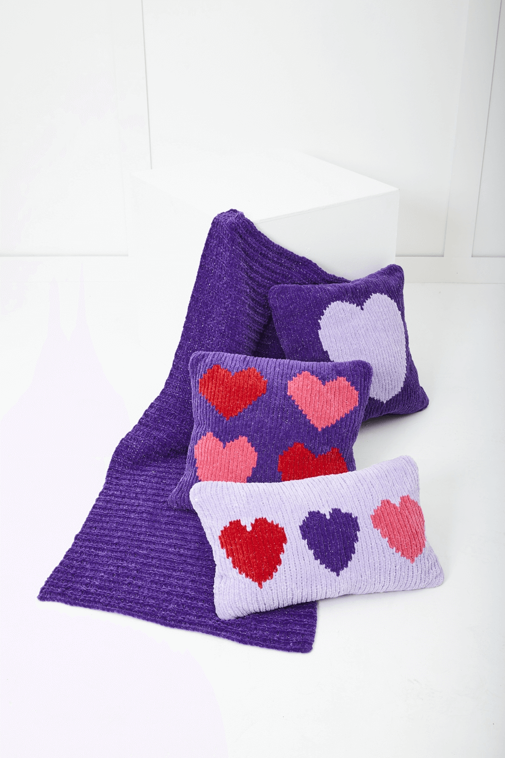 King Cole Yummy Glitz Chunky Throw and Cushion Covers Knitting Pattern 6397