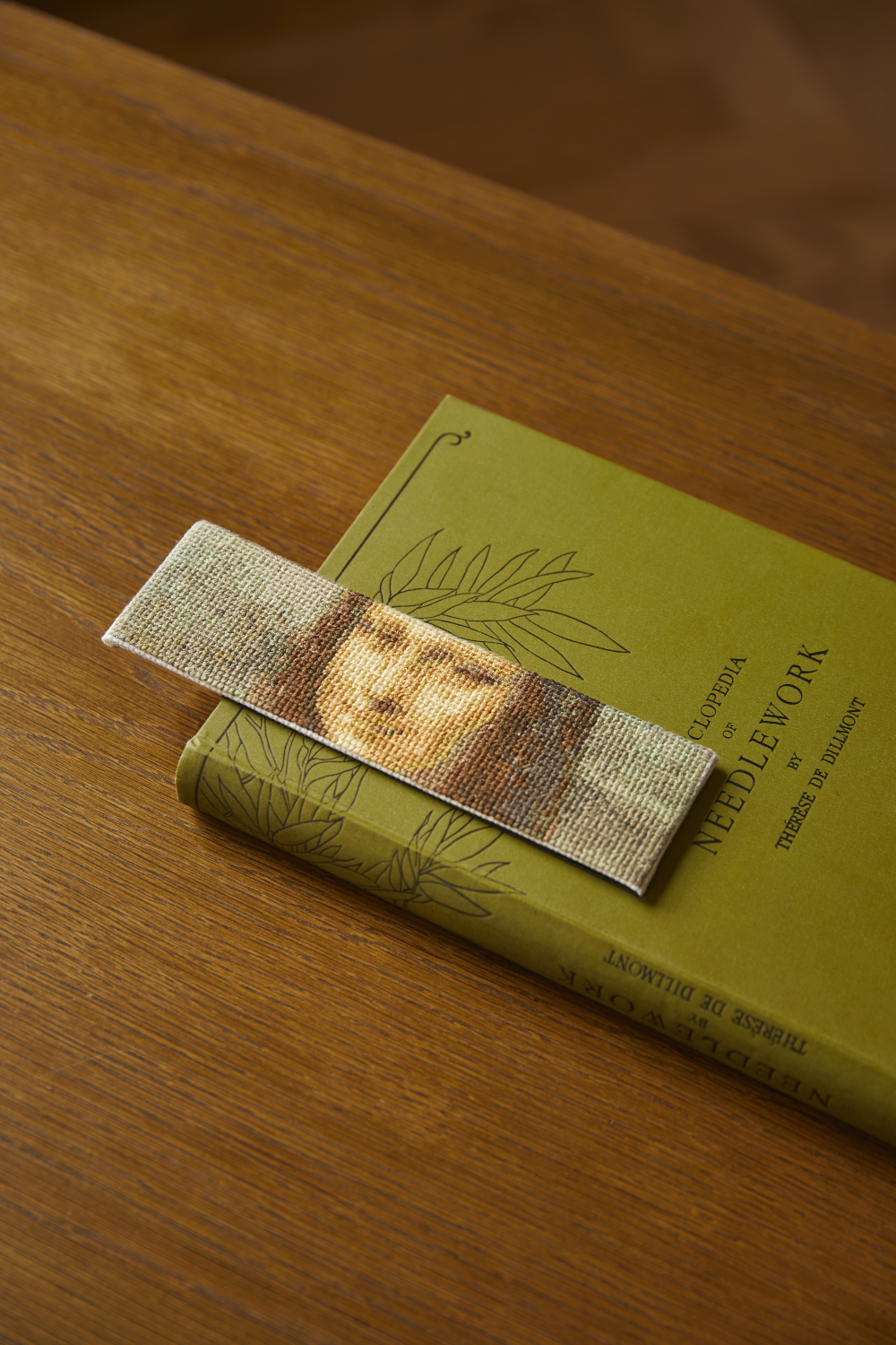 DMC Cross Stitch Le Louvre Stitch Kit Mona Lisa Bookmark