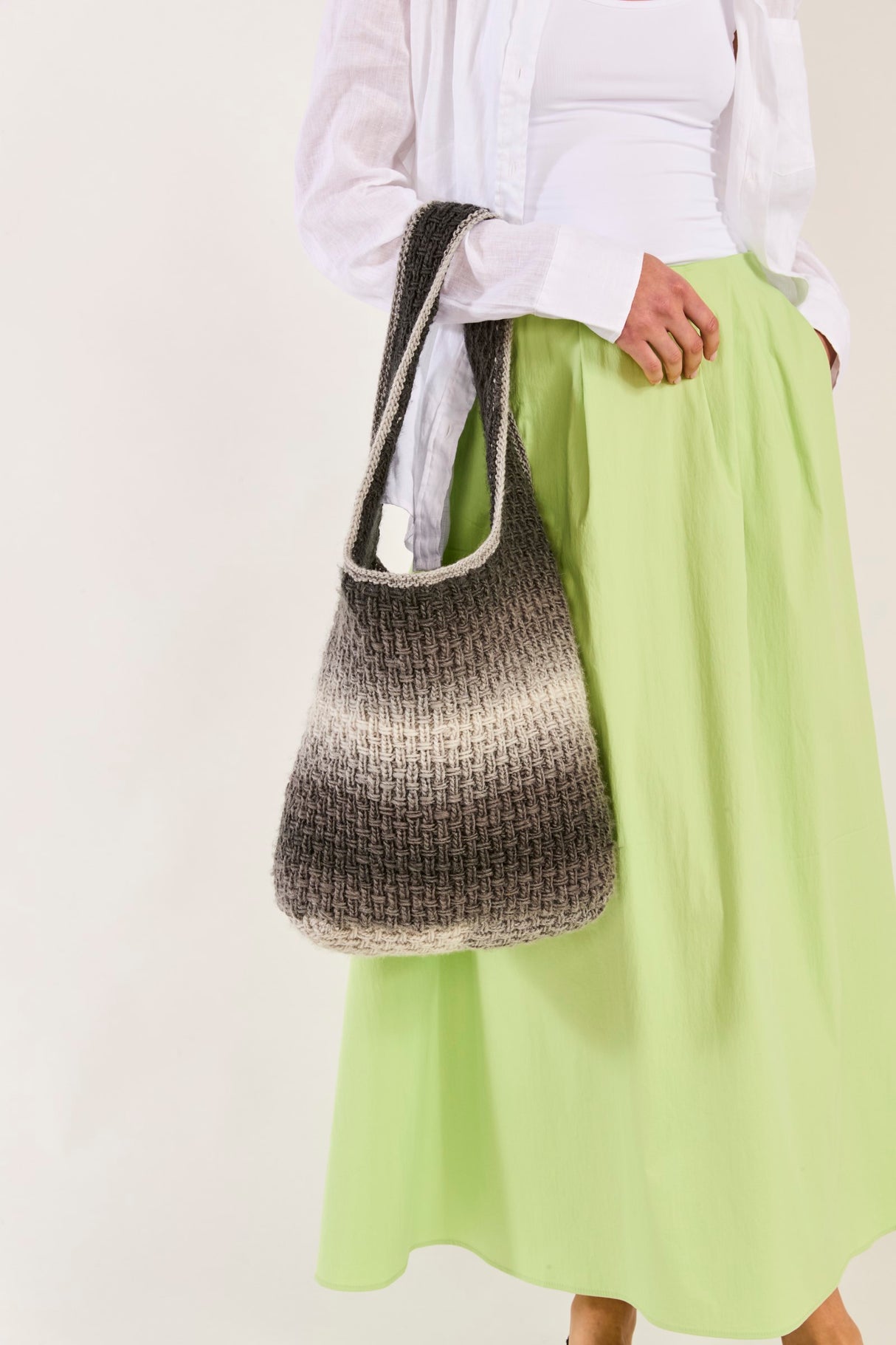 Sirdar Jewelspun Ombre Aran No Slouch Shoulder Bag Pattern 10847