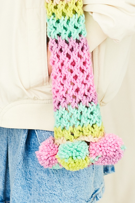 Stylecraft Merry Go Round Chunky Hat & Scarf Pattern 10050