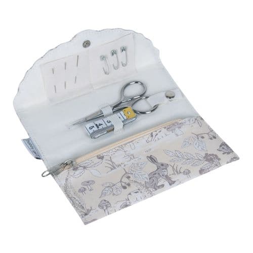 Hobbygift Sewing Kit Fold-Over Scalloped Edge - Woodland Toile