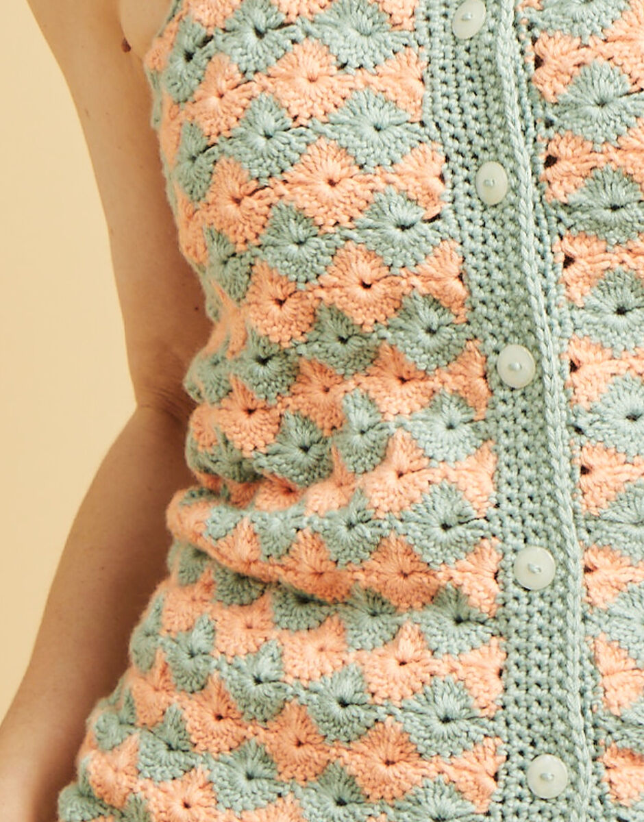 Sirdar No.1 DK Star Burst Button Cami Crochet Pattern 10661