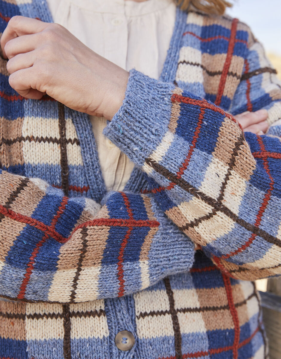 Sirdar Haworth Tweed DK Country Mile Cardi Pattern 10691