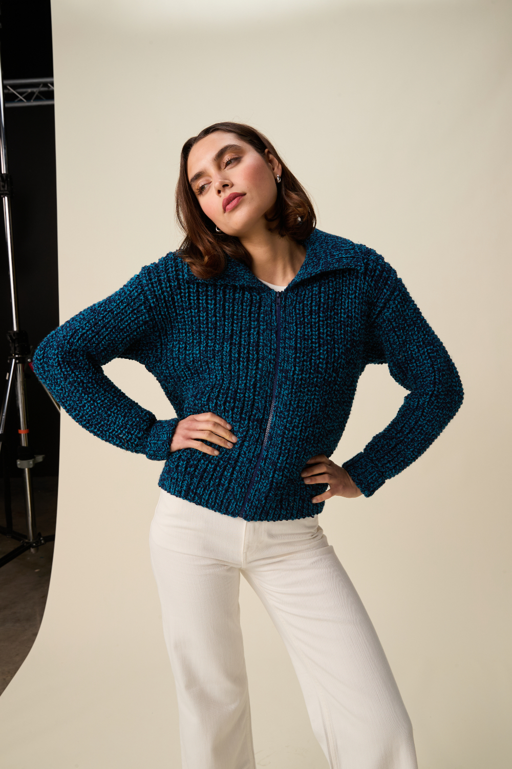 Sirdar Hayfield Bonus Marl Chunky Embrace Collar Cardigan Pattern 10949