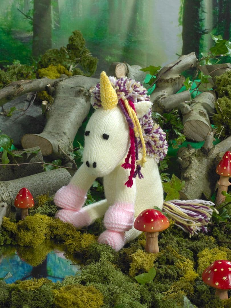 James C. Brett Crafter DK Toy Unicorn Pattern JB679