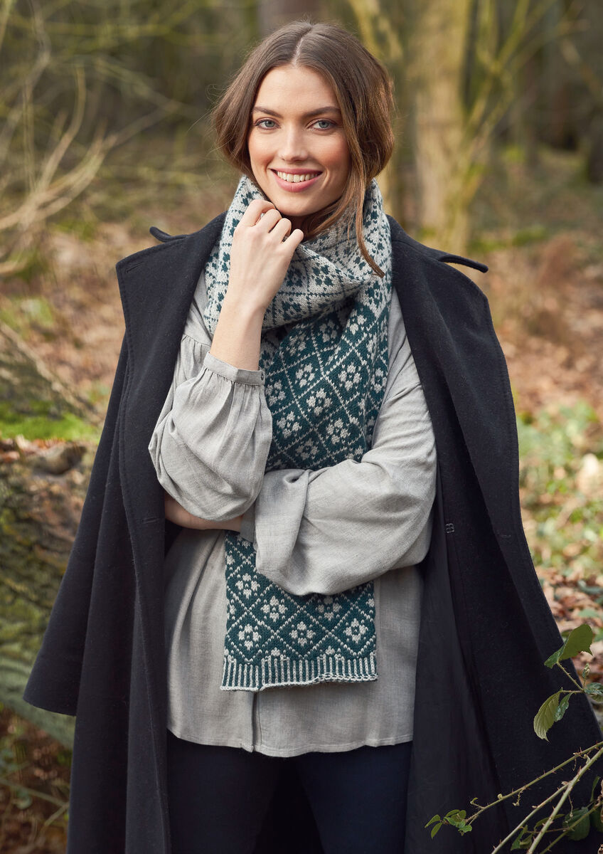 小物 luijewelry knit scarf Sirdar Jewelspun Aran 10289 Fringe Scarf Crochet Pattern