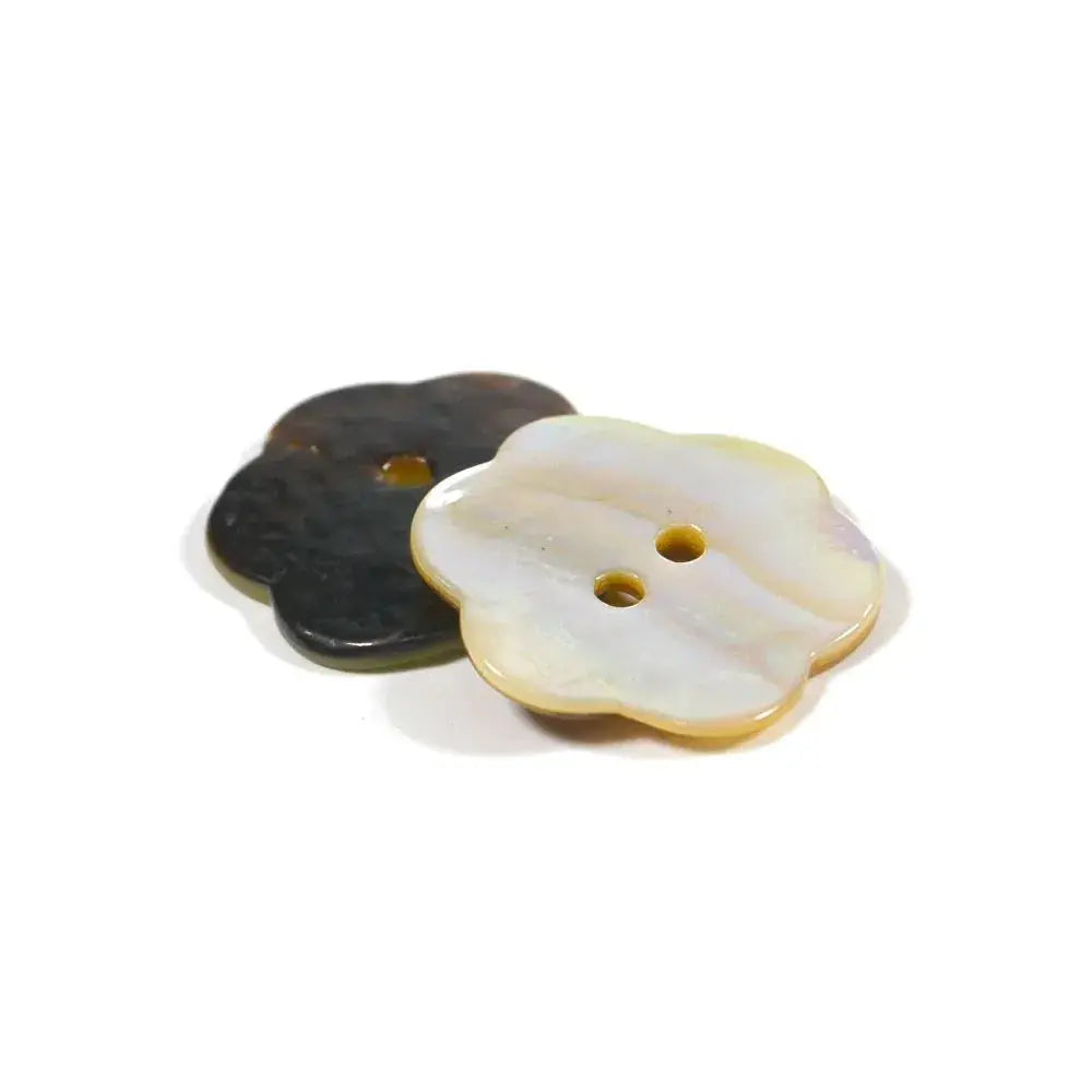 Set of 2 Shell Flower Buttons [X800] 15mm