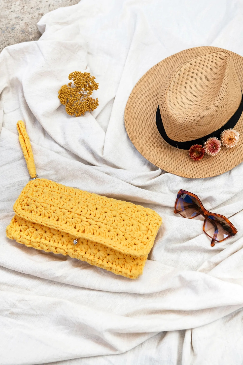 DMC Eco Vita Recycled Cotton Tape Yarn Bags & Accessories Pattern Book 15895