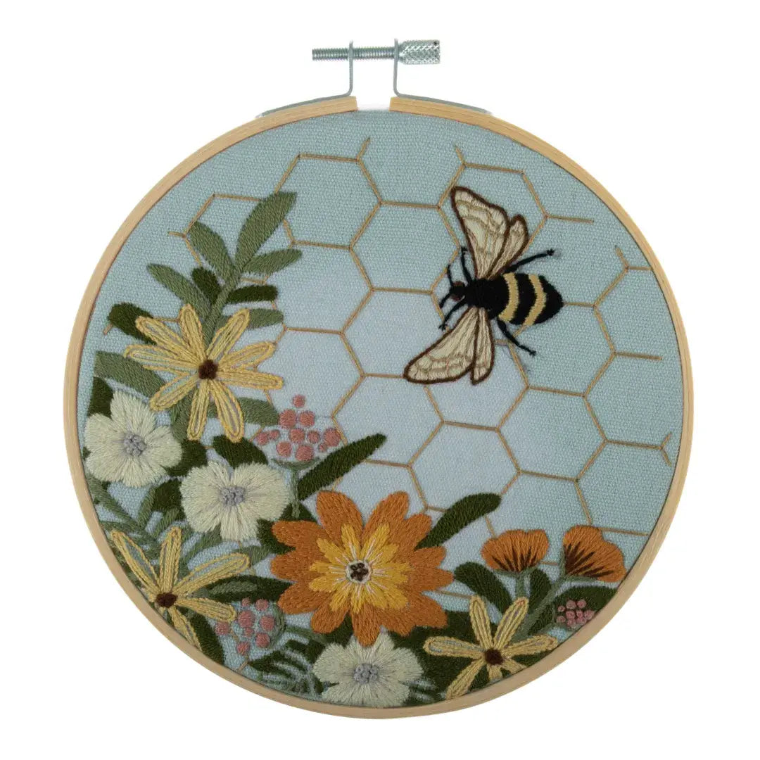 Trimits Embroidery Kit - Bee 25 x 25cm